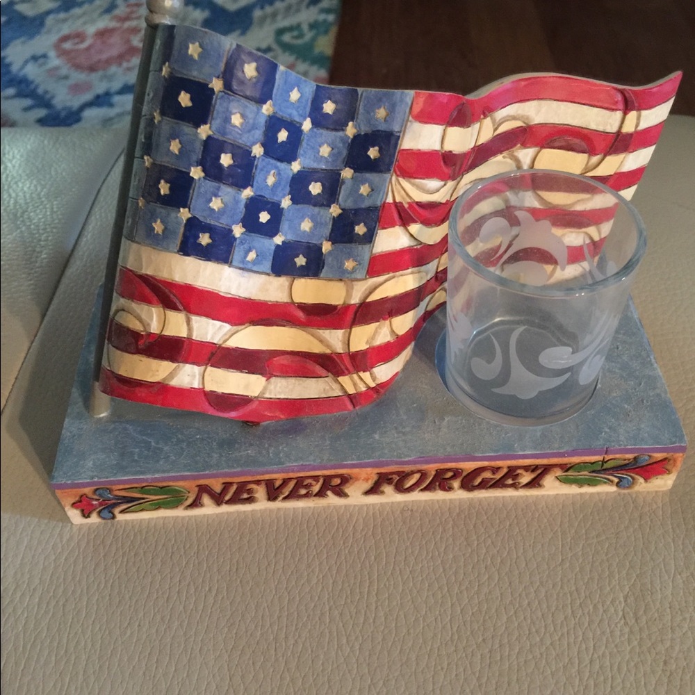 Jim Shore, Never Forget Flag Figurine